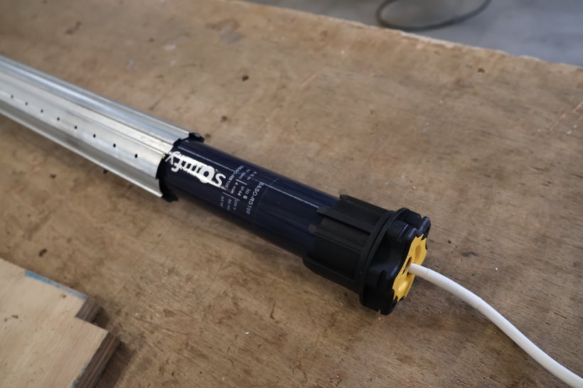 Sortir le moteur Somfy  de laxe