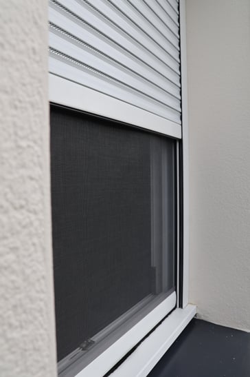 Volet avec moustiquaire